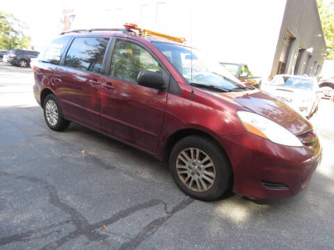 2009 Toyota Sienna LE 7-Passenger