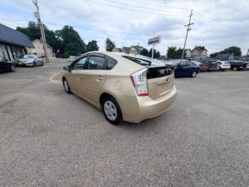 2011 Toyota Prius Two