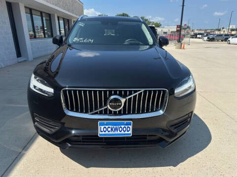 2022 Volvo XC90 T6 Momentum 7-Passenger