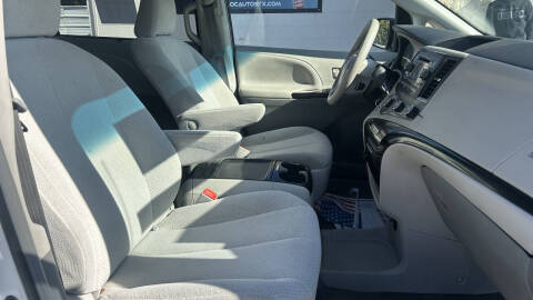 2012 Toyota Sienna LE 8-Passenger