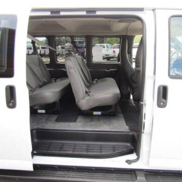 2025 Chevrolet Express LT 3500