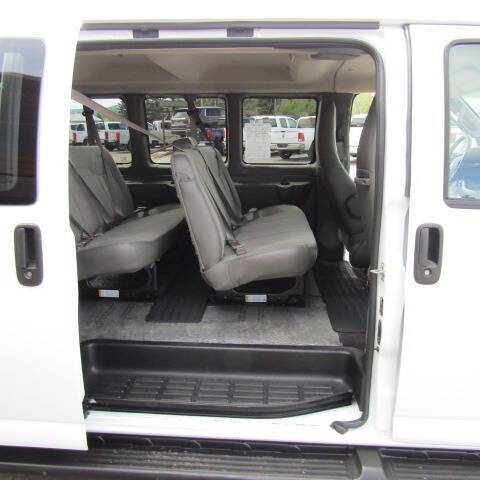 2025 Chevrolet Express LT 3500
