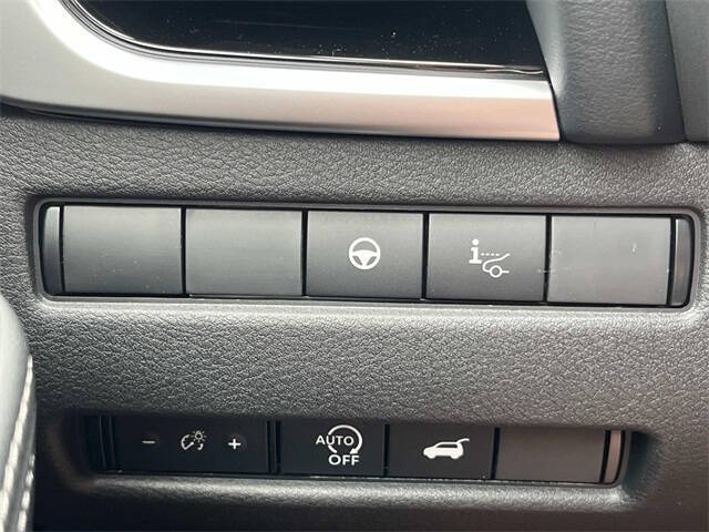 2025 Nissan Rogue SL