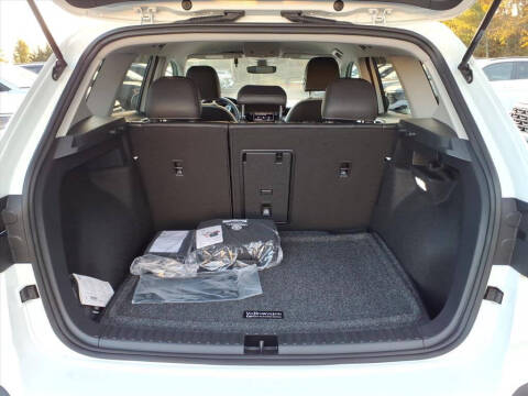 2025 Volkswagen Taos SE 4Motion