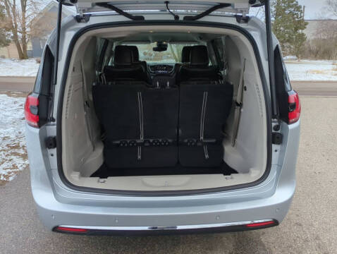 2023 Chrysler Pacifica Plug-In Hybrid Touring L