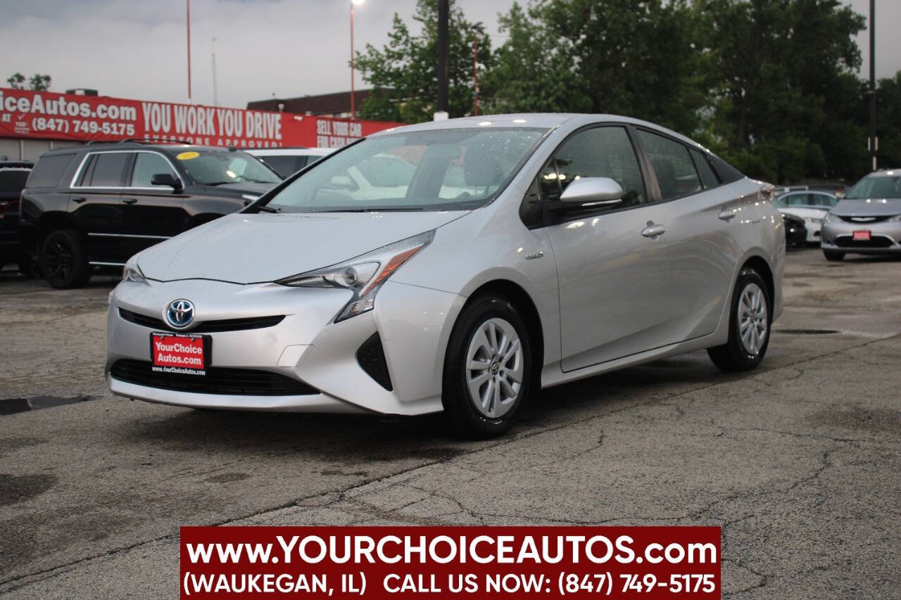 2016 Toyota Prius Two 4dr Hatchback's photo