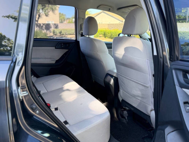 2015 Subaru Forester 2.5i