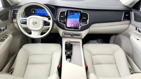 2025 Volvo XC90 B6 Plus Bright Theme 7P