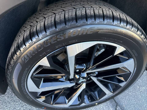 2025 Mitsubishi Outlander PHEV SEL