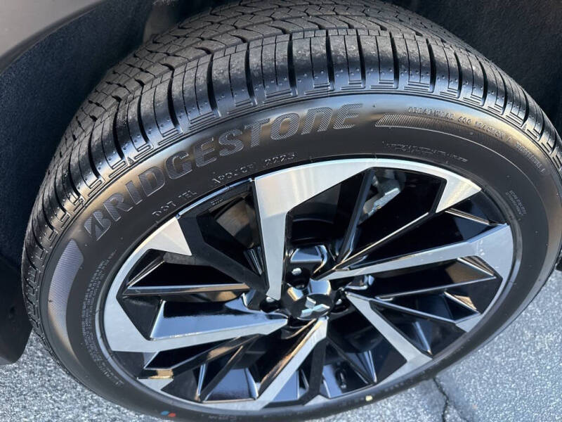 2025 Mitsubishi Outlander PHEV SEL