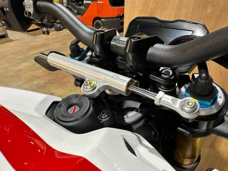 2025 Ducati Streetfighter V4 Supreme