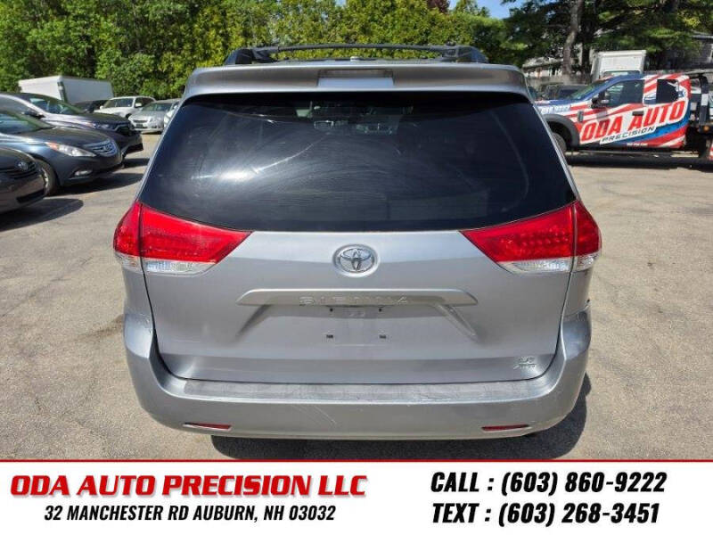 2011 Toyota Sienna LE 7-Passenger