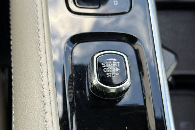 2023 Volvo XC90 B5 Core
