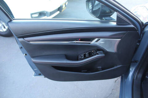 2022 Mazda Mazda3 Hatchback Carbon Edition