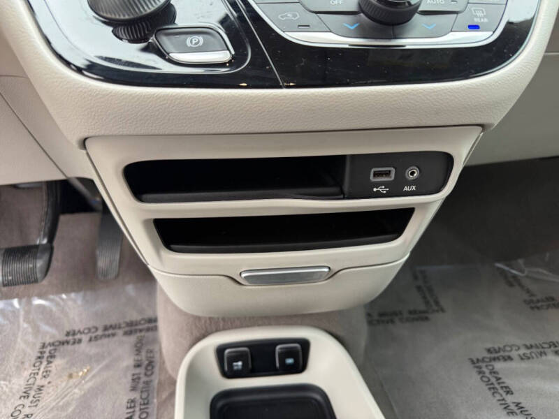 2017 Chrysler Pacifica Touring-L
