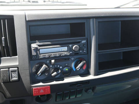 2024 Isuzu NPR HD 1F2