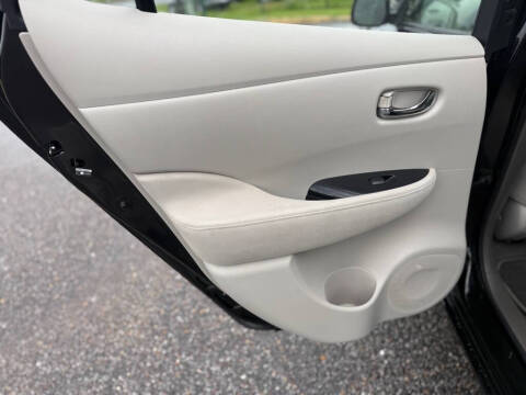 2011 Nissan LEAF SL