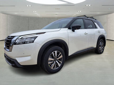 2024 Nissan Pathfinder SL