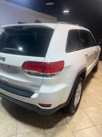 2019 Jeep Grand Cherokee Laredo