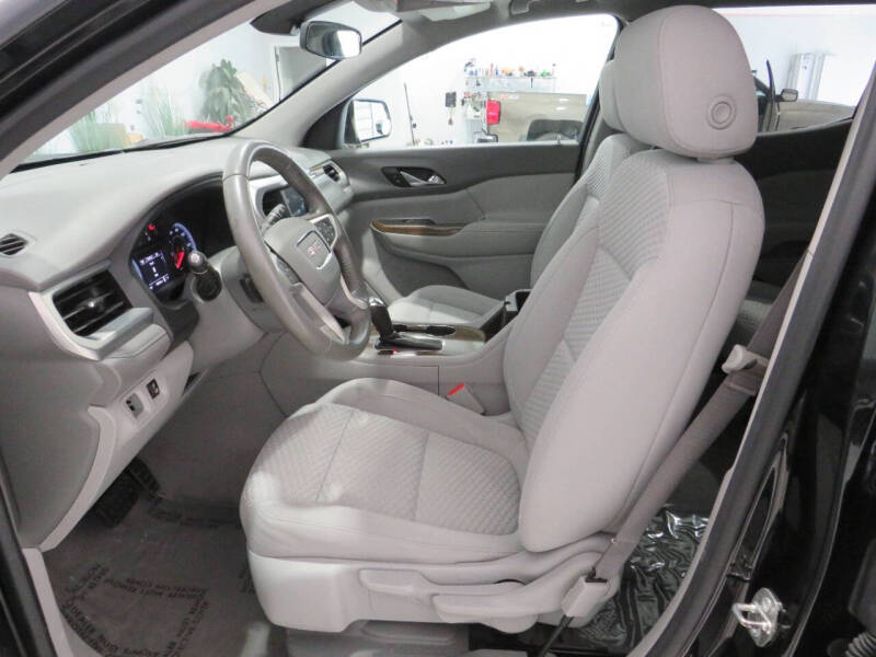 2017 GMC Acadia SLE-1