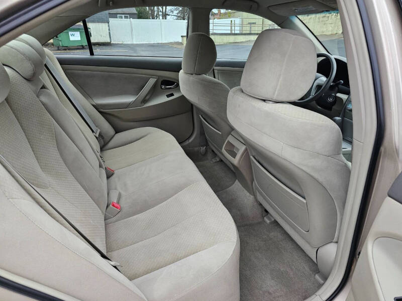 2008 Toyota Camry LE photo 31