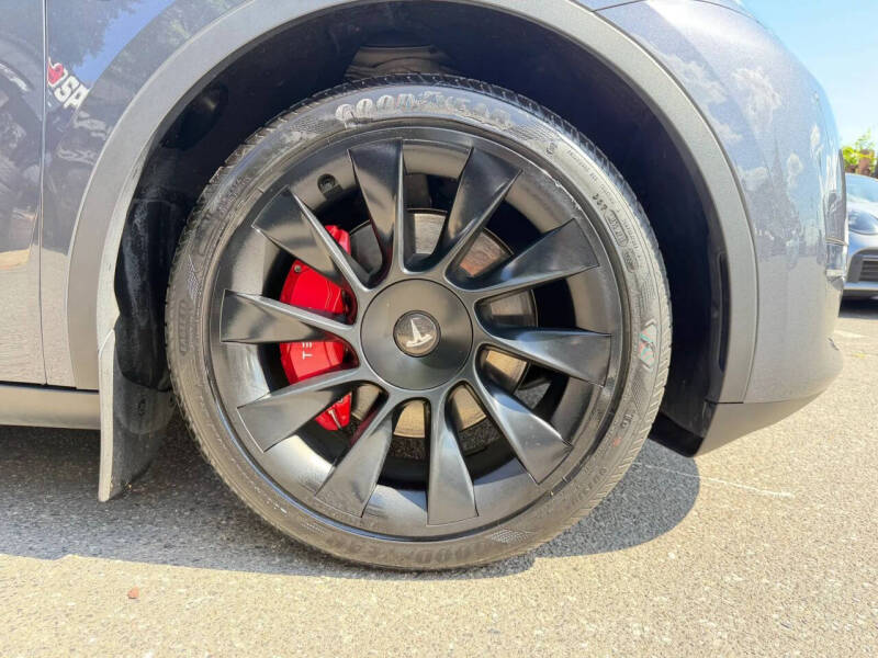 2024 Tesla Model Y Long Range