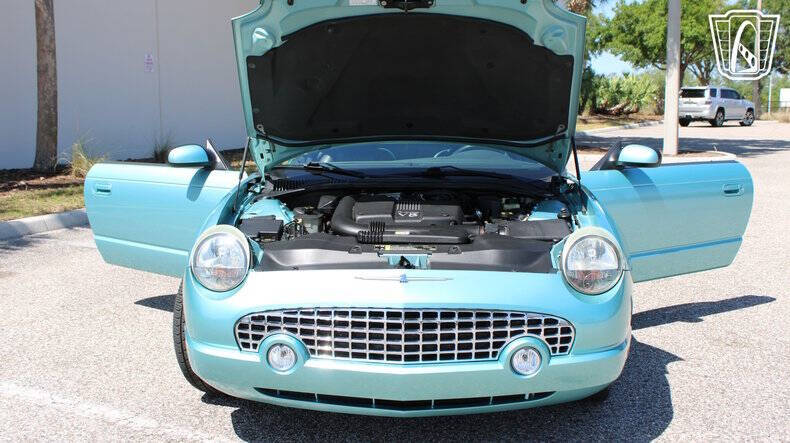 2002 Ford Thunderbird Deluxe