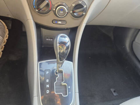 2012 Hyundai Accent GLS