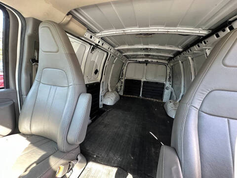 2017 Chevrolet Express 2500