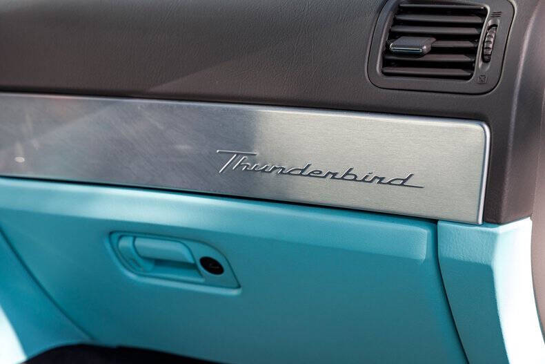 2002 Ford Thunderbird