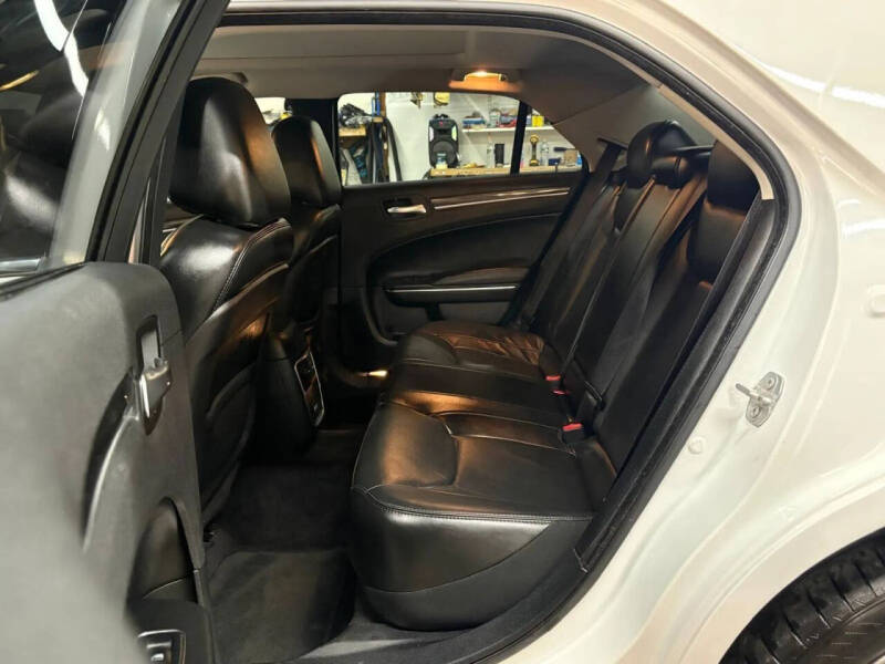 2017 Chrysler 300 Limited