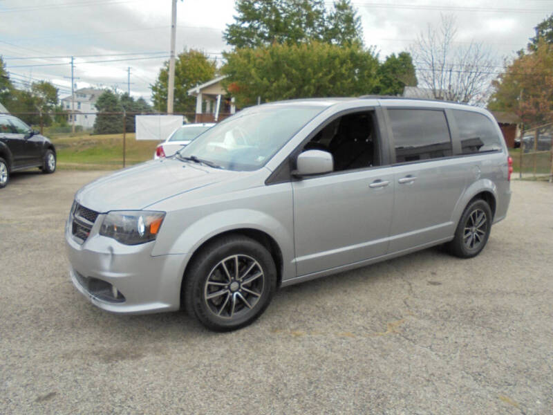 2018 Dodge Grand Caravan for sale at B & G AUTO SALES in Uniontown PA