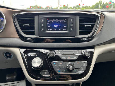 2017 Chrysler Pacifica Touring