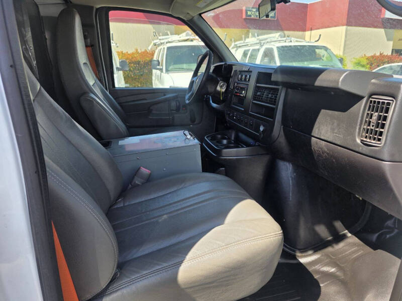 2013 Chevrolet Express Cargo Work Van - Photo 9