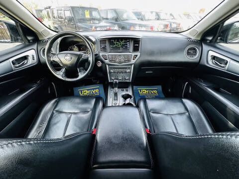 2017 Nissan Pathfinder SL