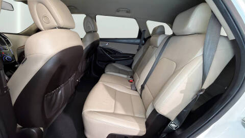 2017 Hyundai Santa Fe SE