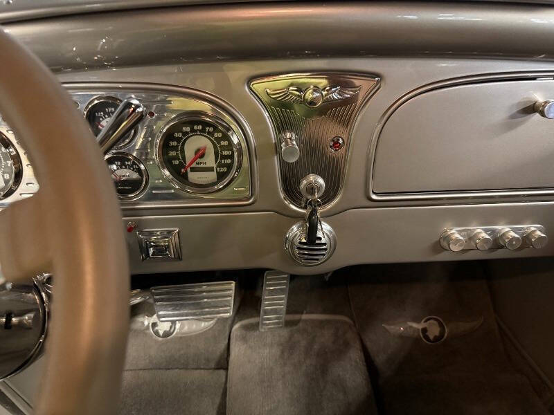 1933 Pontiac Sedan