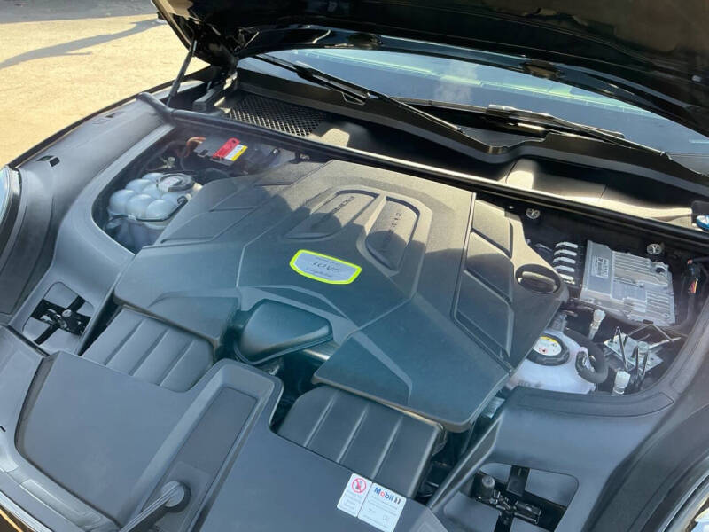 2020 Porsche Cayenne E-Hybrid