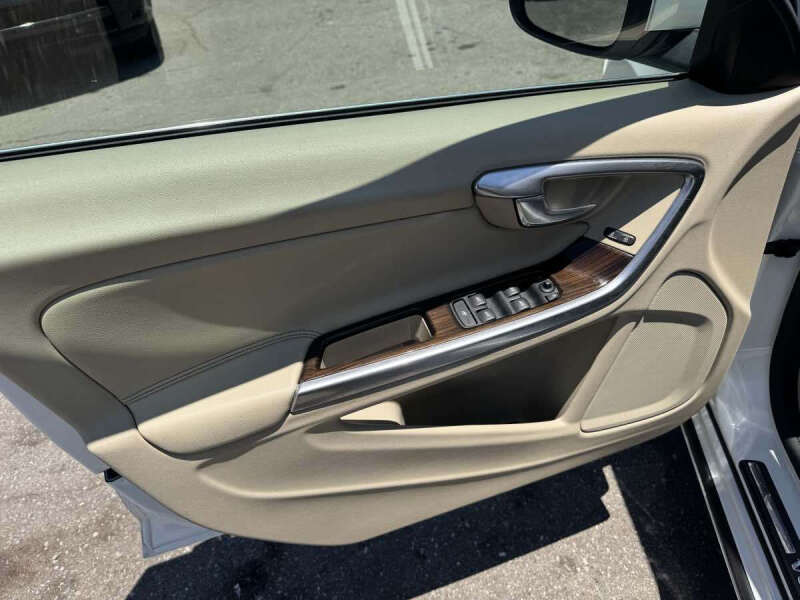 2015 Volvo S60 T5 Drive-E Premier