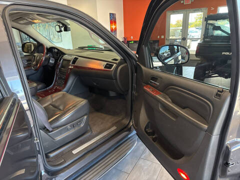 2011 Cadillac Escalade Luxury