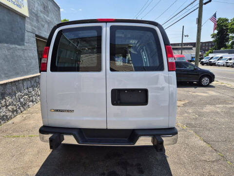 2023 Chevrolet Express 2500