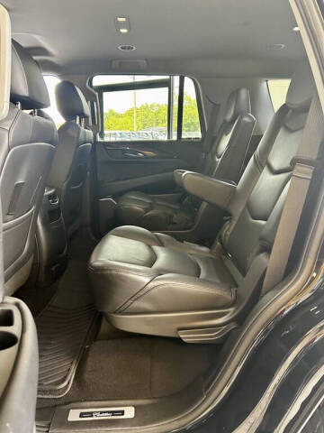 2018 Cadillac Escalade Standard