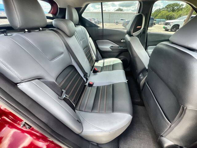 2023 Nissan Kicks SR