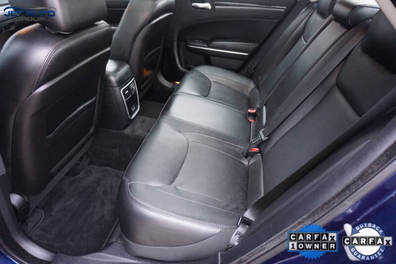 2015 Chrysler 300 Limited