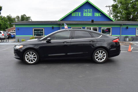 2017 Ford Fusion SE