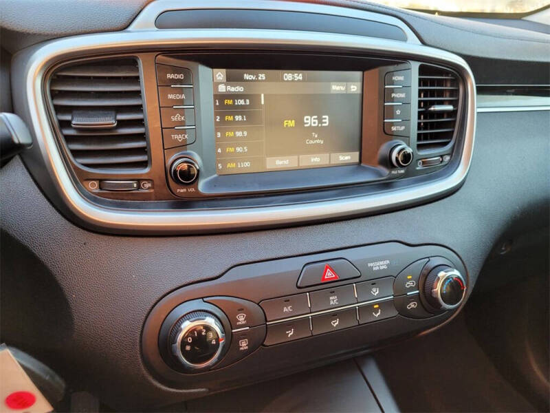 2020 Kia Sorento LX V6