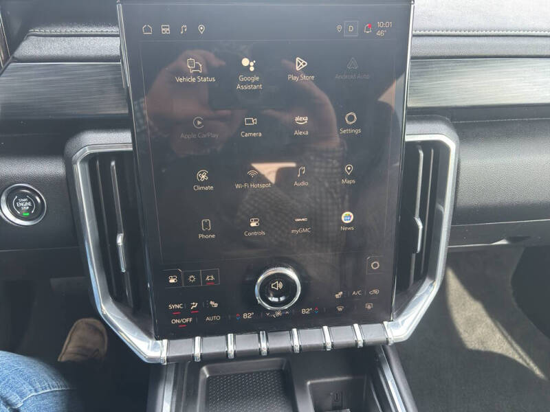 2024 GMC Acadia Elevation