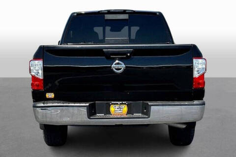2017 Nissan Titan SV