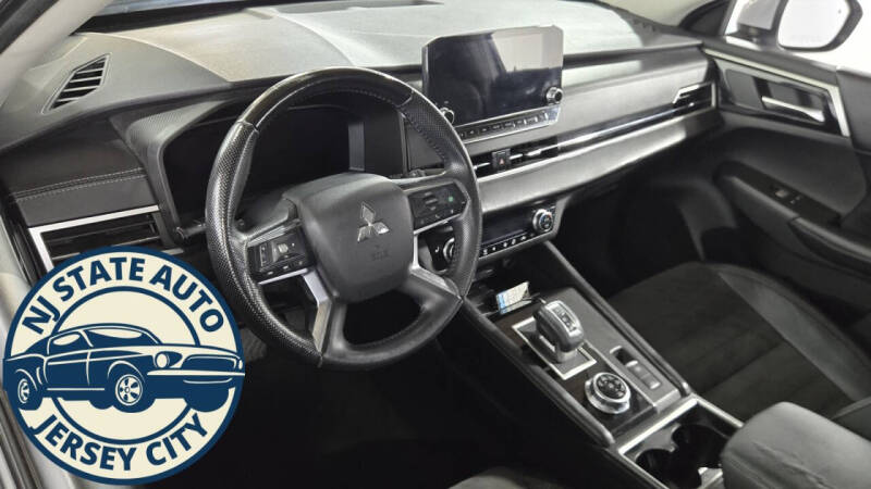 2022 Mitsubishi Outlander SE Launch Edition