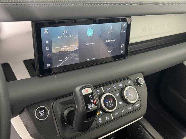 2023 Land Rover Defender 110 SE